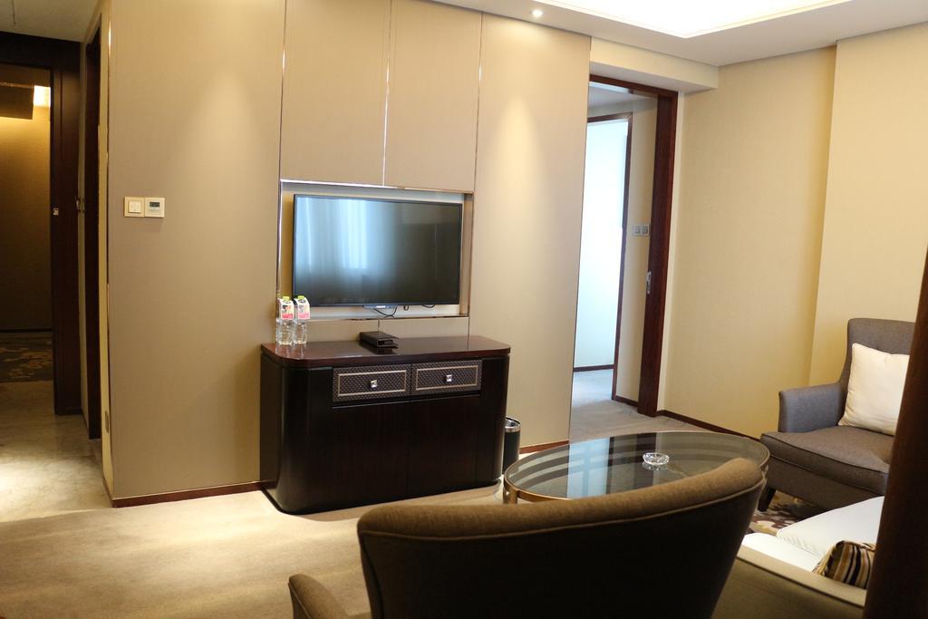 Ramada Yiyang Taojiang Hotel Exterior photo