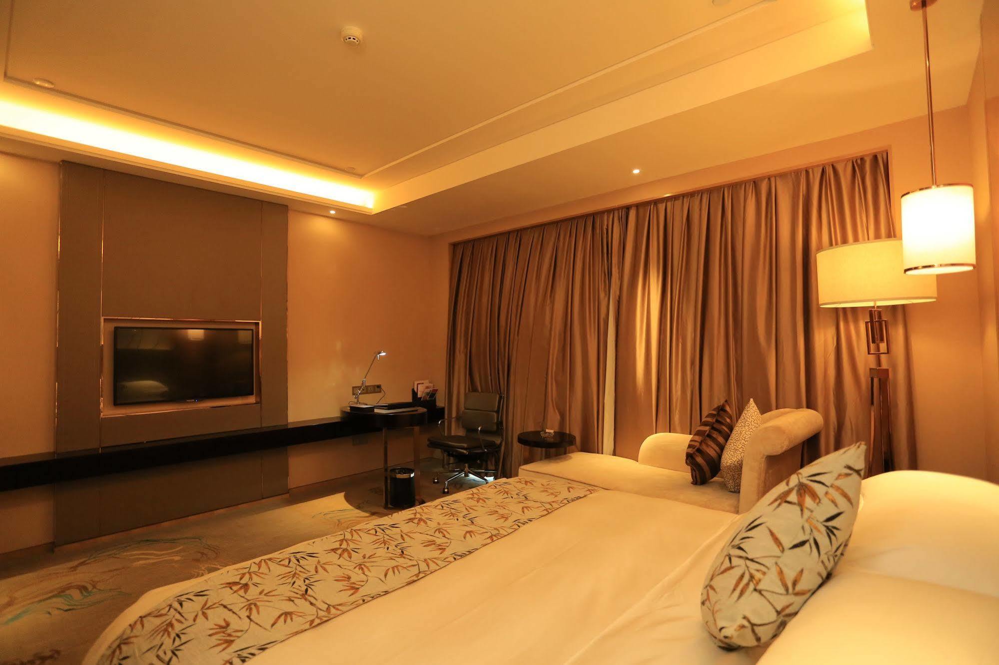 Ramada Yiyang Taojiang Hotel Exterior photo